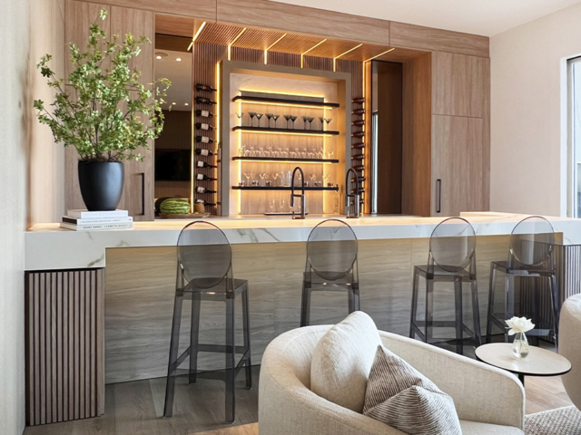 Cocina integral moderna con herrajes e iluminación - Spacios Integrales Bogotá