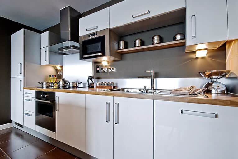 Utiliza diseños minimalistas en las cocinas lineales - Spacios Integrales