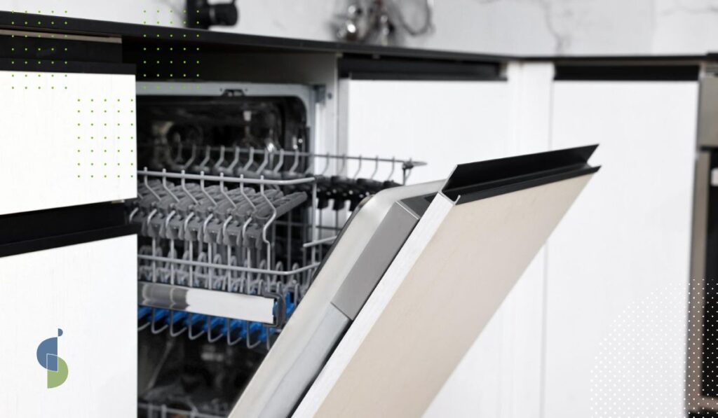 Lavajillas con panel blanco que parece invisible al cerrarse, ideal par cocinas moderna