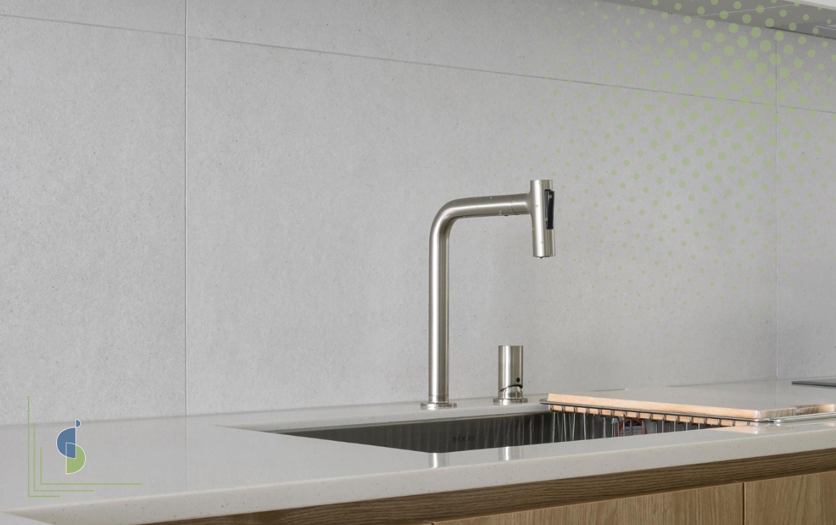 Cómo planear el uso de grifos con sensor y ósmosis inversa en tu cocina - Spacios Integrales